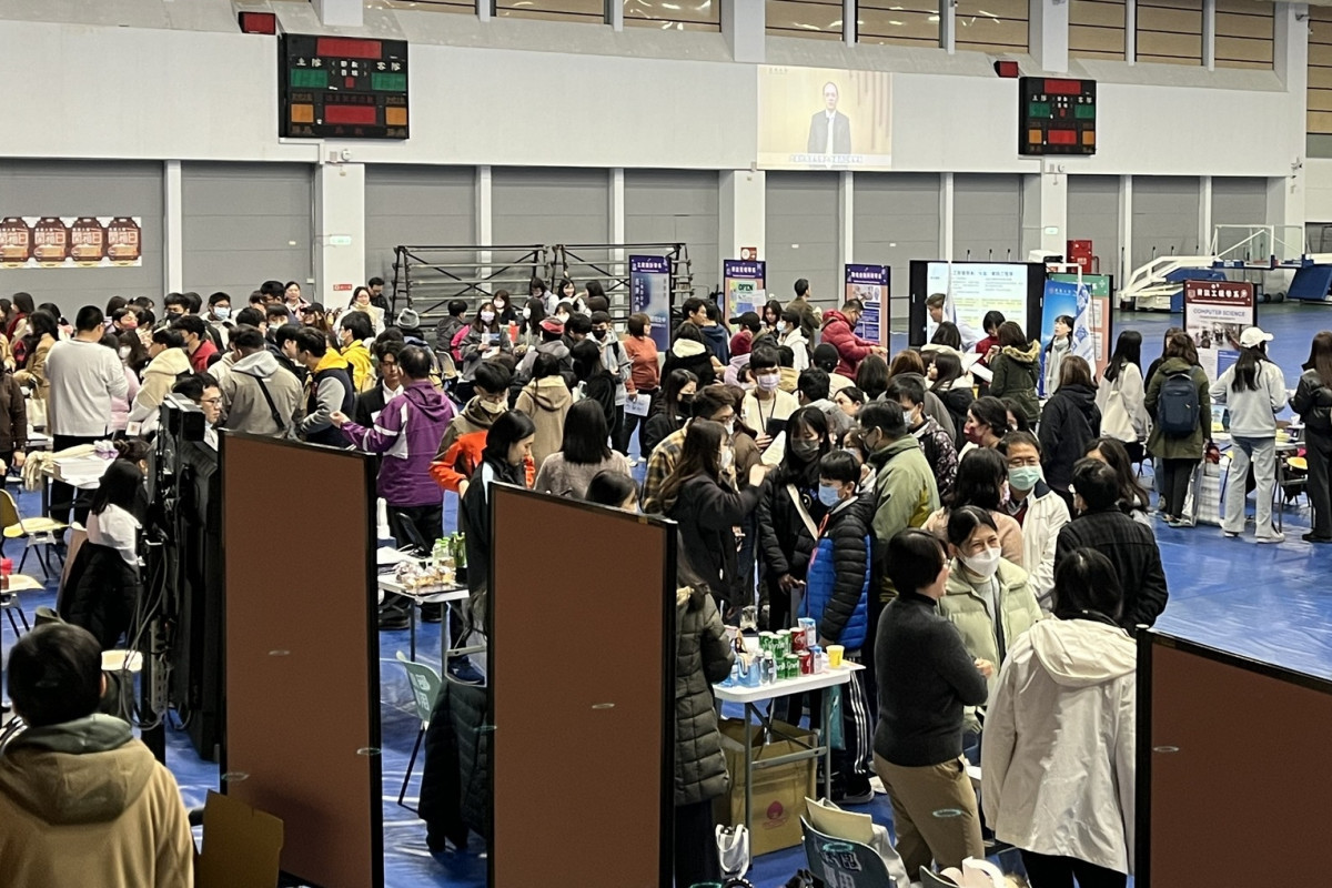 長庚大學近年舉辦開箱日活動,皆吸引許多高中生與家長蒞校參與。圖為2024年活動現場照
