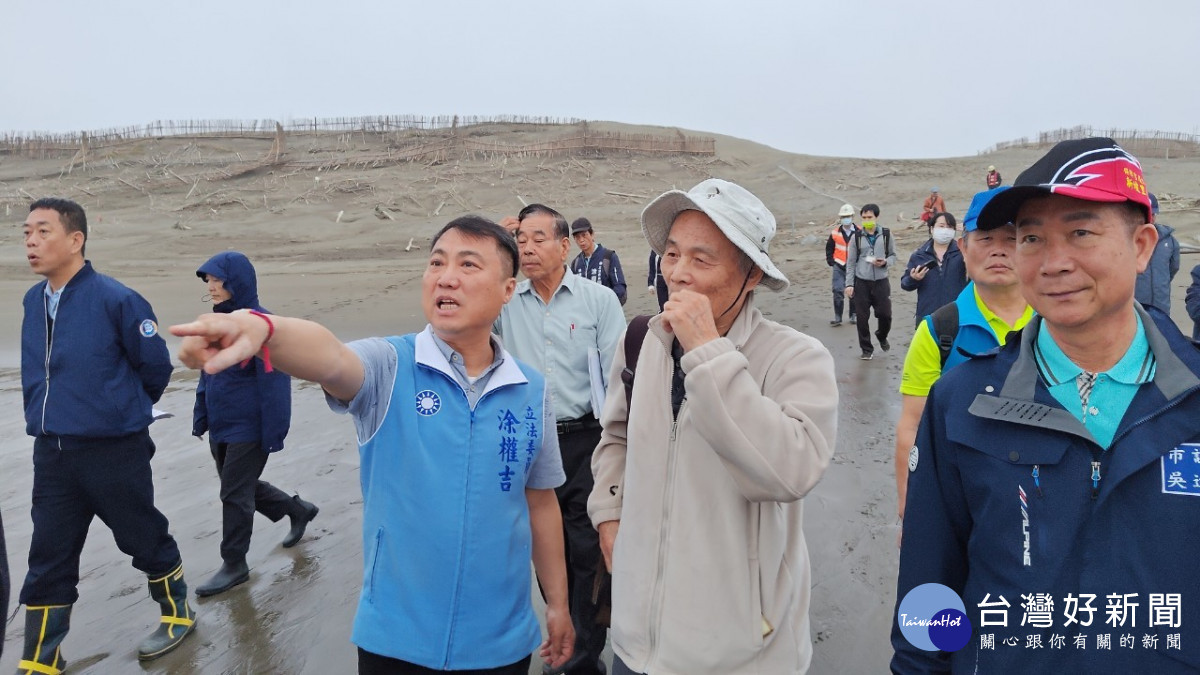 立委攜環團考察藻礁復育並召開協調會。
