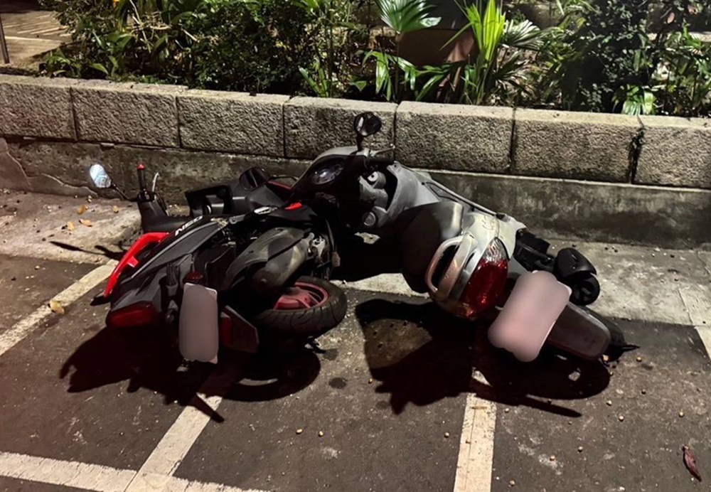 失業心情悶 51歲男沿街推倒逾11機車洩憤 222 cnews204250303a06