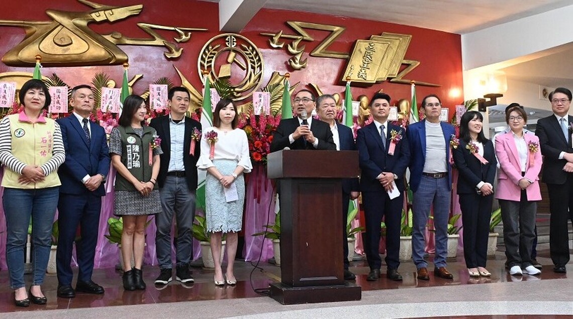新北市議會民進黨團幹部就任典禮 侯友宜到場祝賀 盼府會攜手讓新北更好