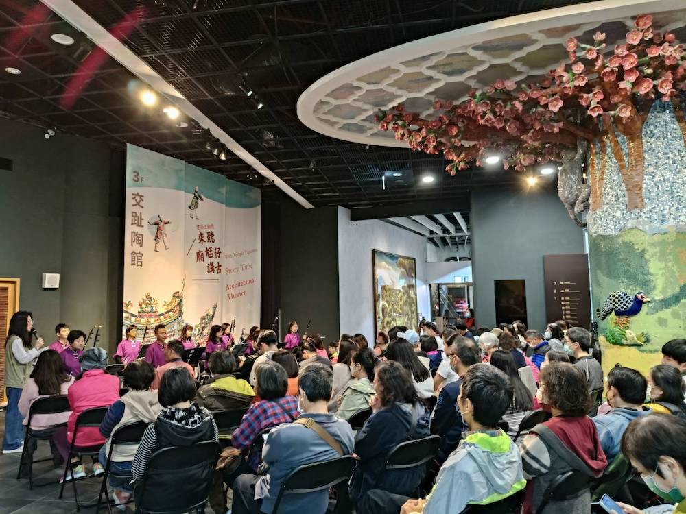  嘉博館之夜於228連續假期的周五夜晚開演，吸引了超過200位觀眾的熱烈參與。（圖/嘉義市政府提供）
