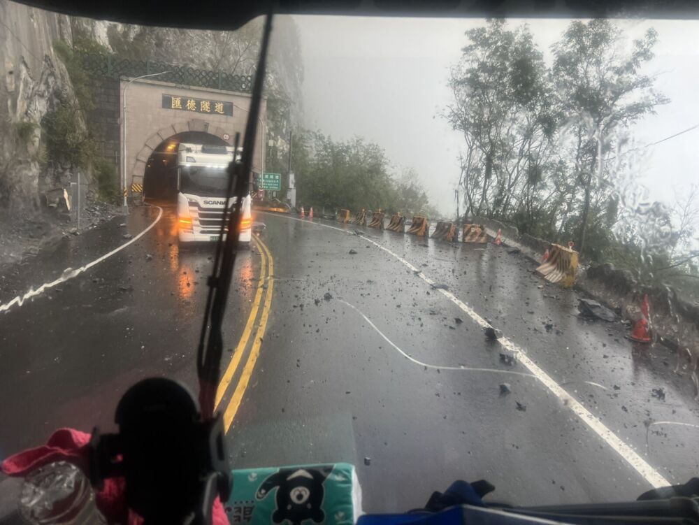 匯德隧道雙向皆有落石坍方 氣象署提醒恐有強降雨至週三 258 坍方落石