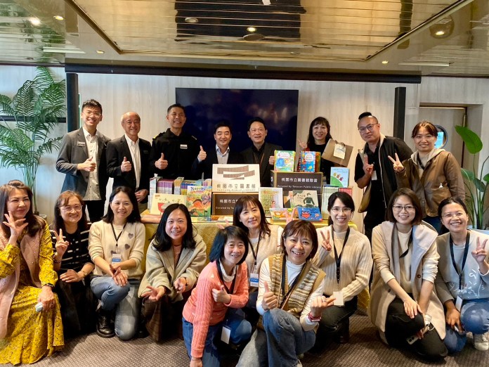 桃市圖響應「望僕號」海上閱讀推廣計畫 跨局處捐100本在地特色繪本 74 S 69296158 0