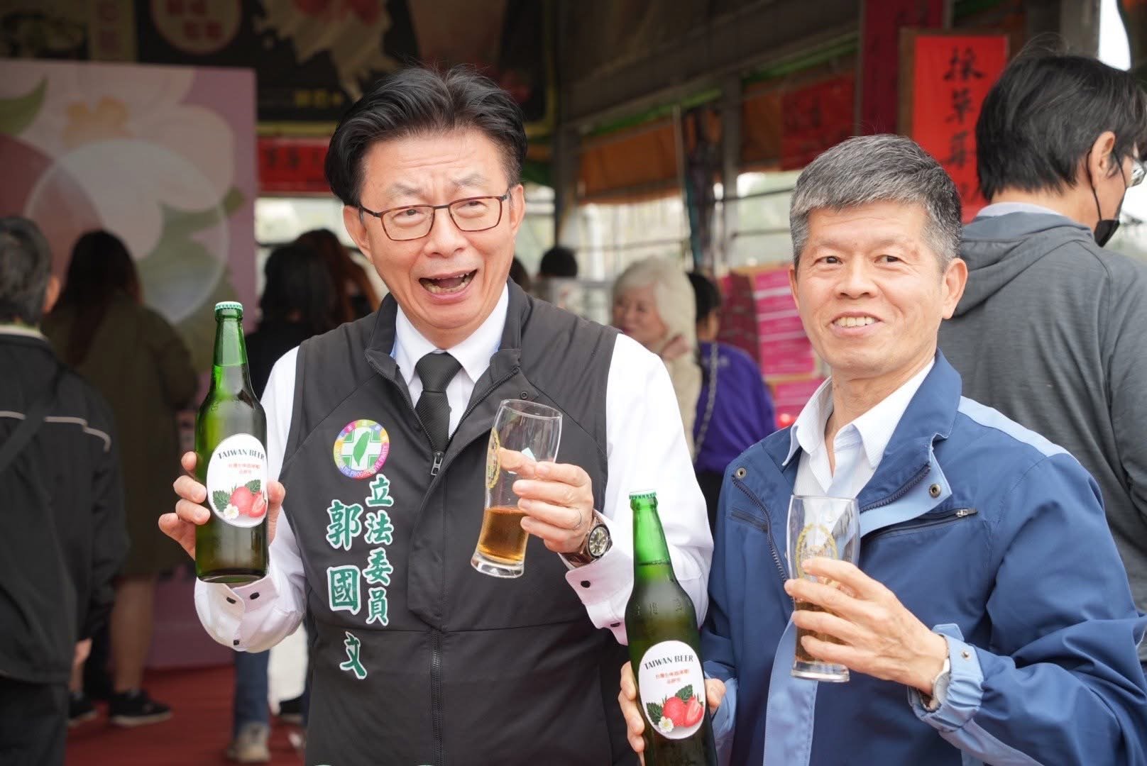 郭國文挑明說,陳亭妃自稱遭恐嚇還報警,是小題大作。翻攝郭國文臉書