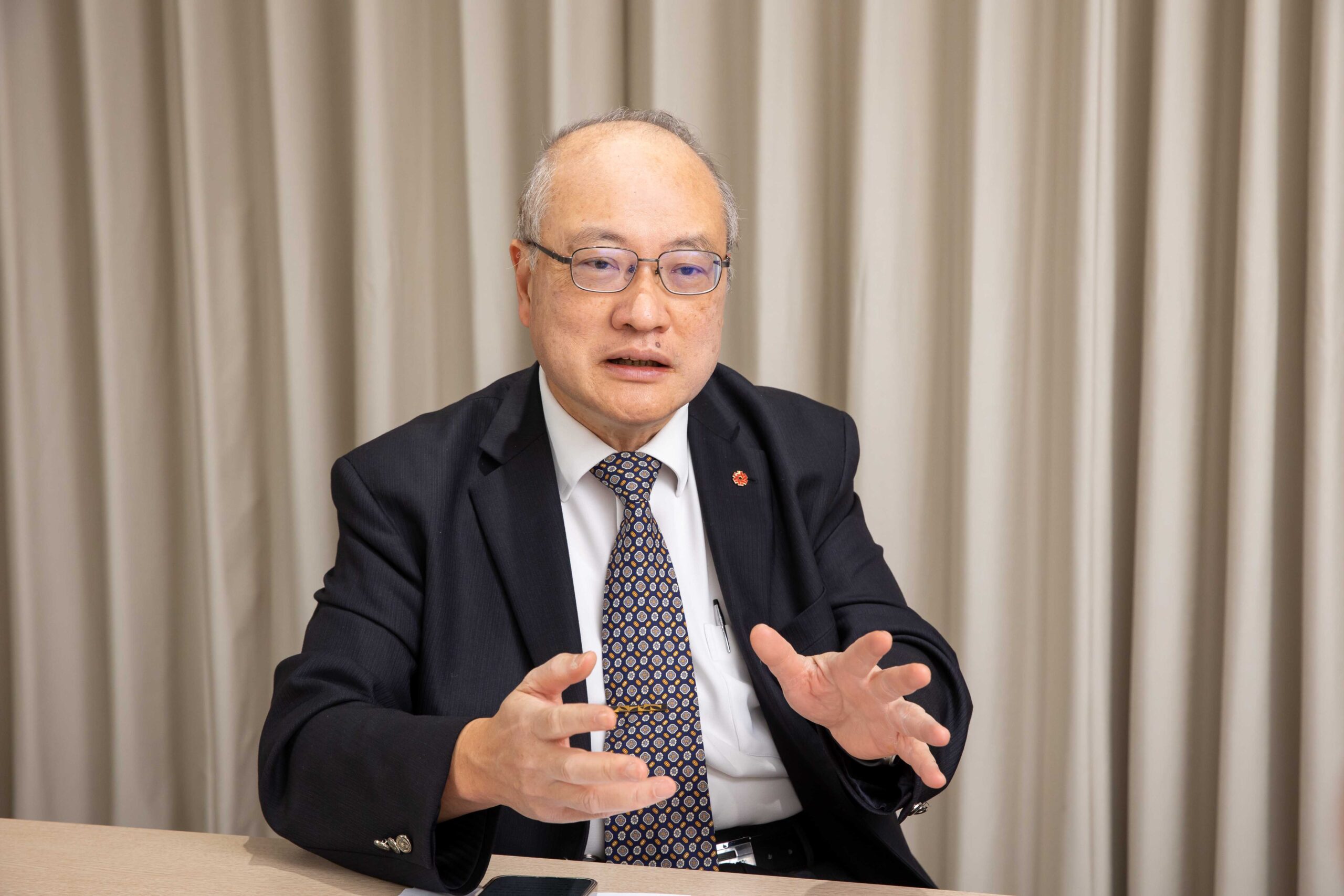◤ 凌羣電腦總經理劉瑞隆指出,我們以HPE GreenLake服務為基礎的凌羣雲平台上推出NeuroChain生成式AI解決方案,擁有費用合理、正確率100%、資料安全等優勢,協助各規模的企業都能安心啟動AI專案。