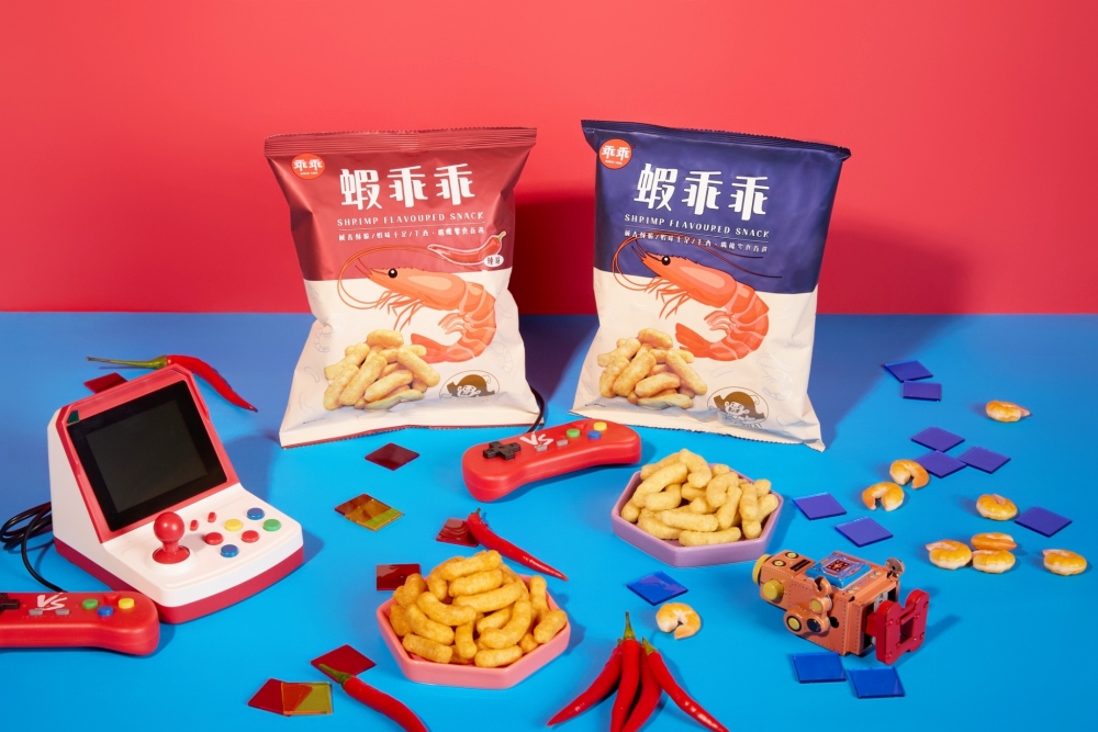 ▲國民零食也要來嘗「鮮」,濃郁蝦香涮嘴易上癮。(圖/乖乖提供)
