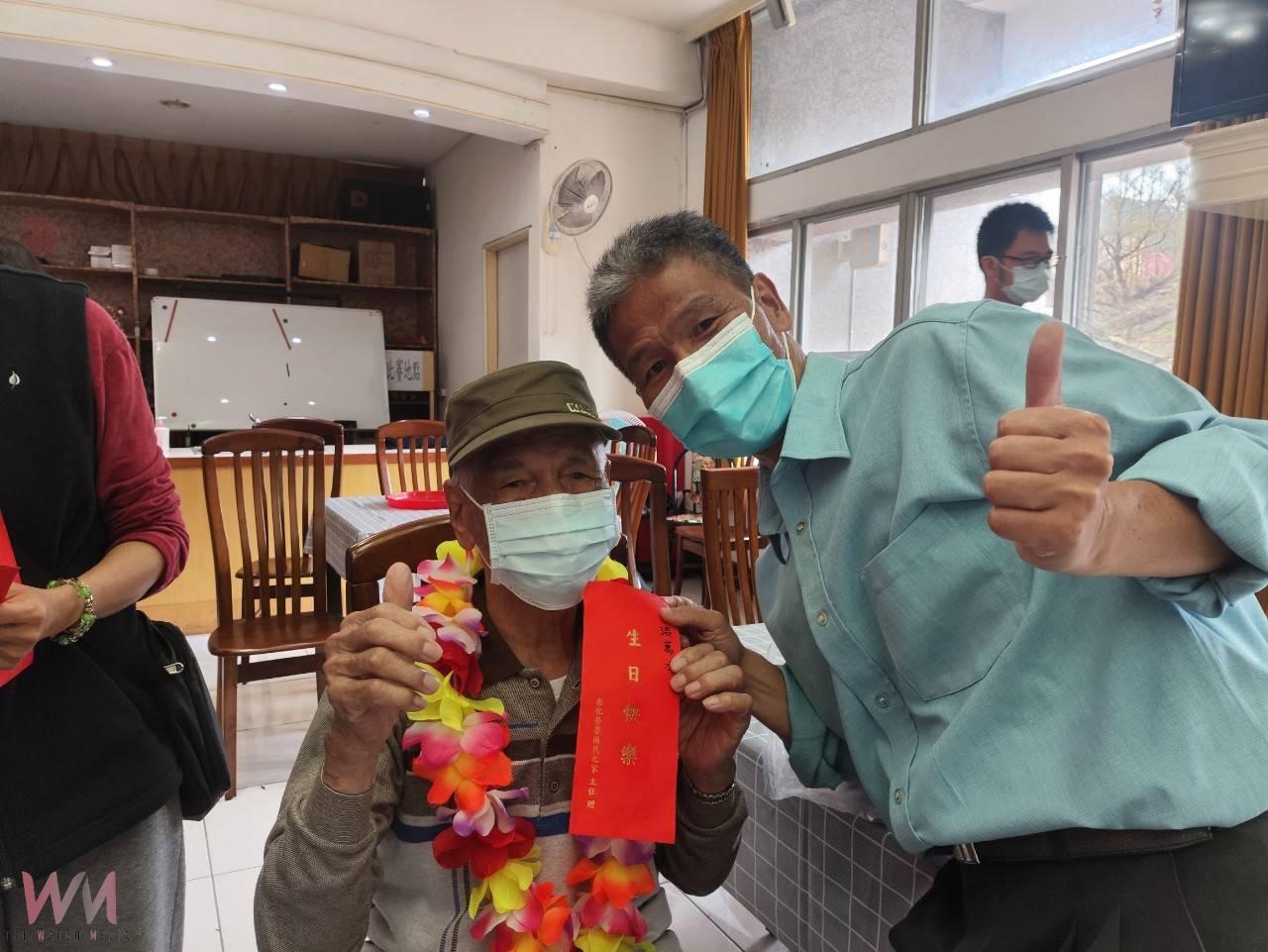 (有影片)/張愛民、熊綉娟攜手獻藝 琴聲歌韻為彰化榮家壽星祝壽 - https://www.watchmedia01.com