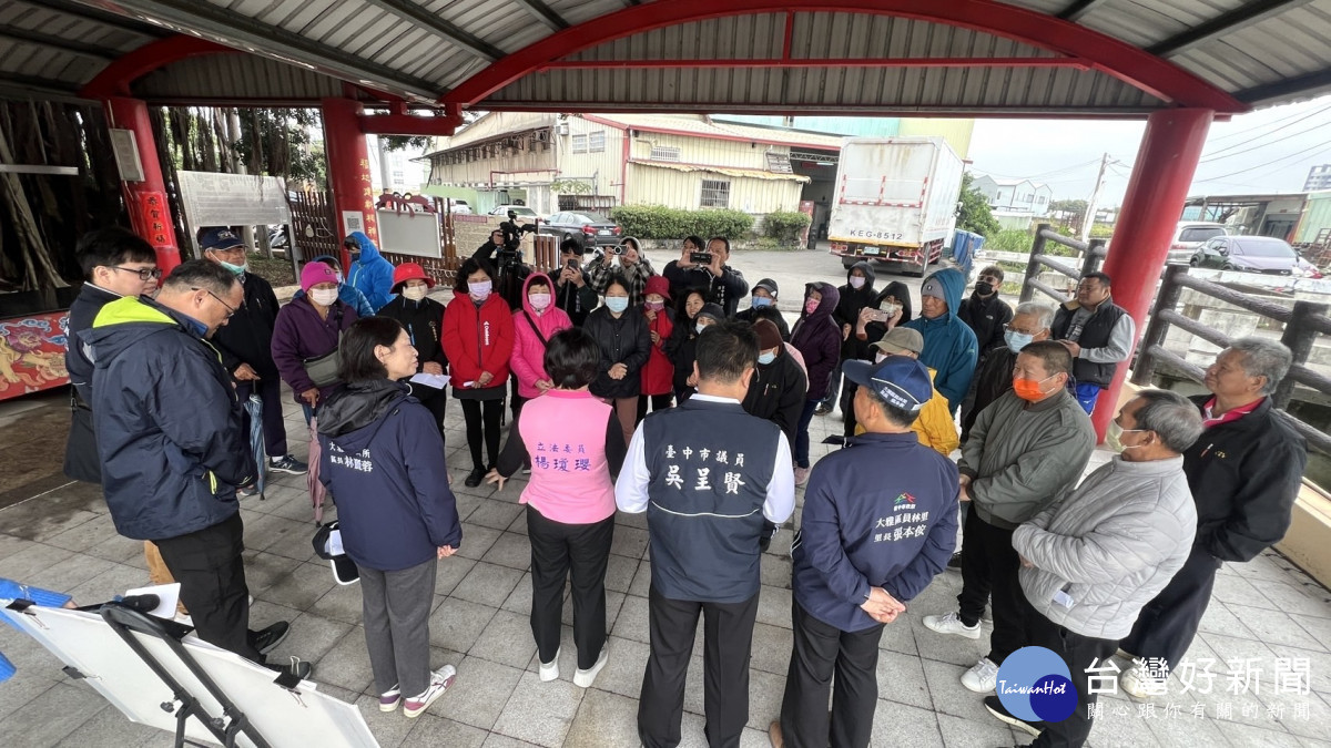 數十位社區居民到場關心神林土地公廟旁休憩空間第三期改善工程規劃設計方向。