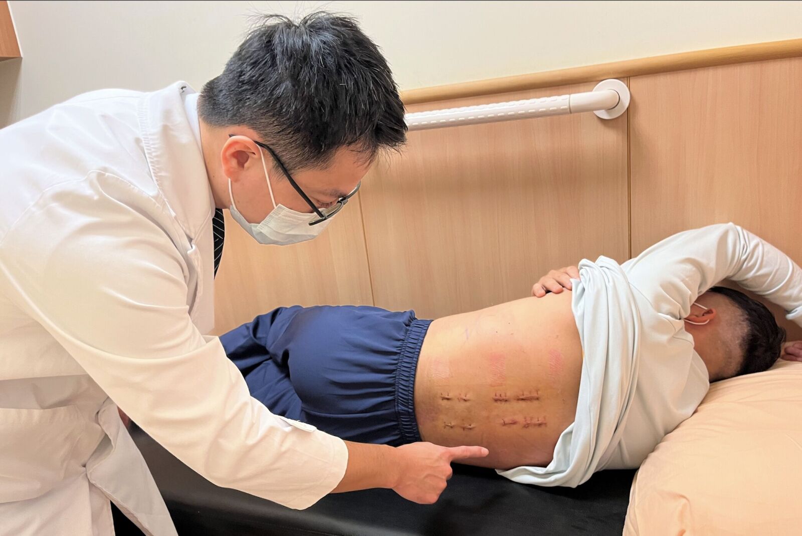 四米高處墜地 脊椎爆裂少見「屈曲牽張性骨折」救回行走能力 206 四米高處墜地 脊椎爆裂少見「屈曲牽張性骨折」救回行走能力 205