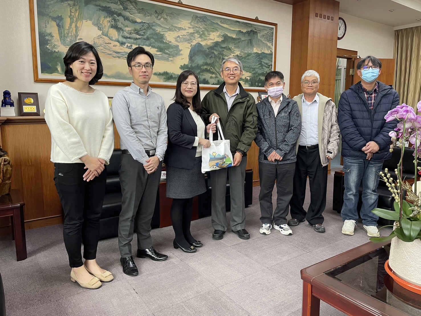 經濟部水利署第二河川分署於3月5日,楊人傑分署長率團拜會苗栗地檢署林映姿檢察長,交流河川疏濬、國土管理及工程施作,強化跨域合作與廉政透明施政。(圖/記者林照東翻攝)