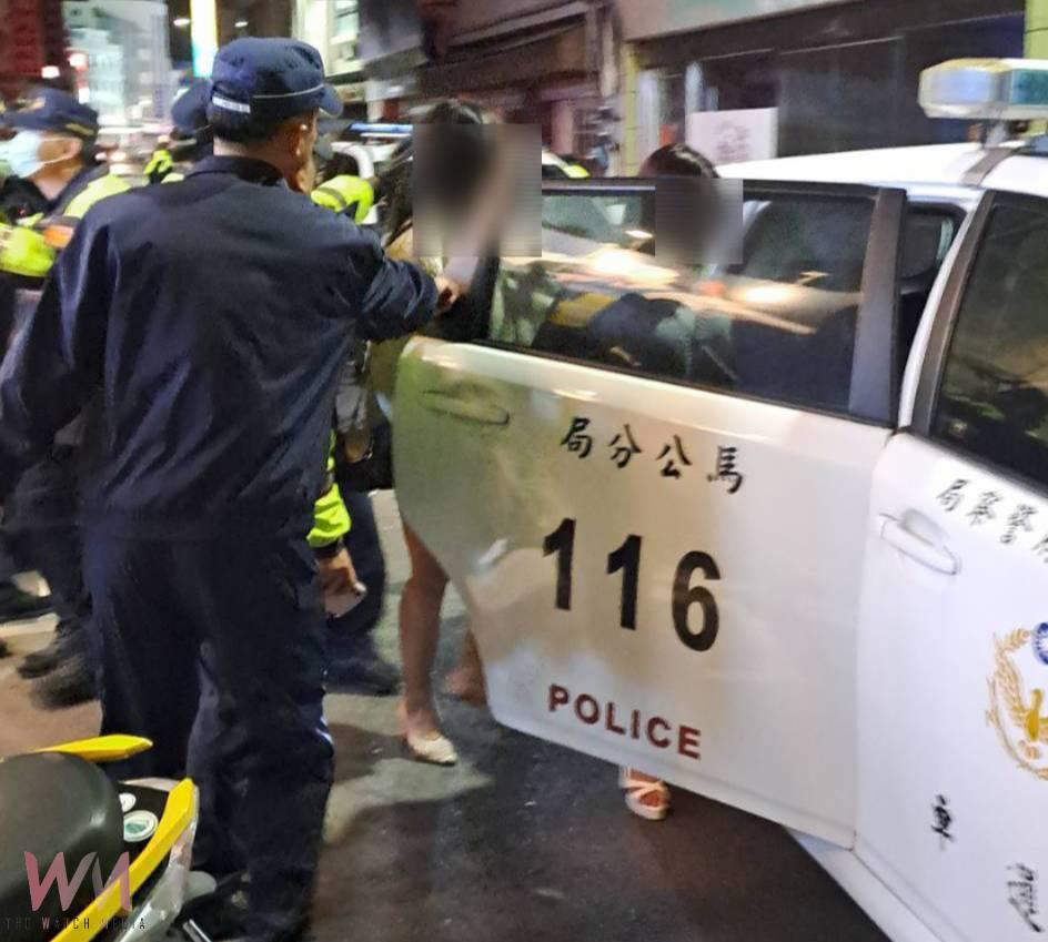 卡拉OK包廂藏密室 馬公警臨檢查獲多名非法外籍女 - https://www.watchmedia01.com