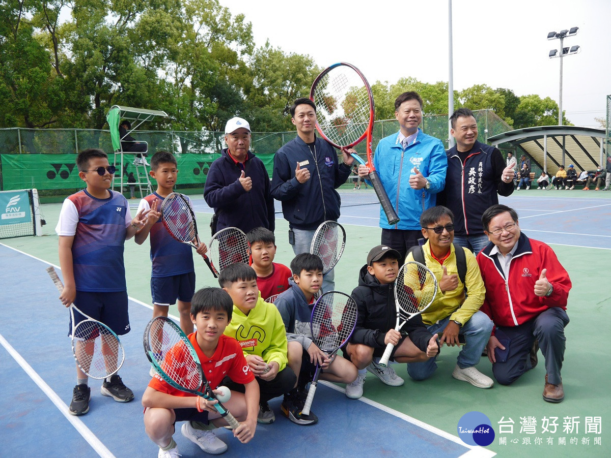 第76屆金木、天爵盃 全國軟式網球錦標賽 600多名選手以球會友一起競技