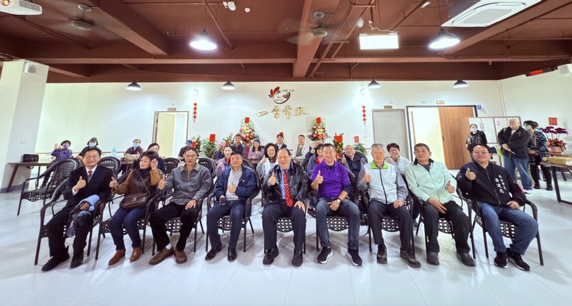 陳光復出席四季常照感恩茶會 與長者溫馨互動 感謝照護人員辛勞付出