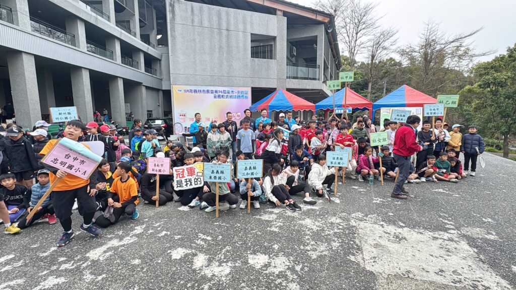 ▲員林市公所於3月7日起連續2天在員林運動公園網球場舉辦「114年員林市長暨第76屆金木、天爵盃全國軟式網球錦標賽」，吸引來自全國共600多名選手、60多隊網球好手報名參賽。 （記者林明佑攝）