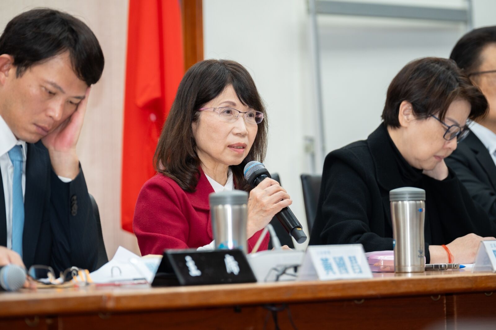 輕軌駕駛疑服藥嗜睡恐遭懲處 陳昭姿:應先釐清醫療端責任 200 輕軌駕駛疑服藥嗜睡恐遭懲處 陳昭姿:應先釐清醫療端責任 199
