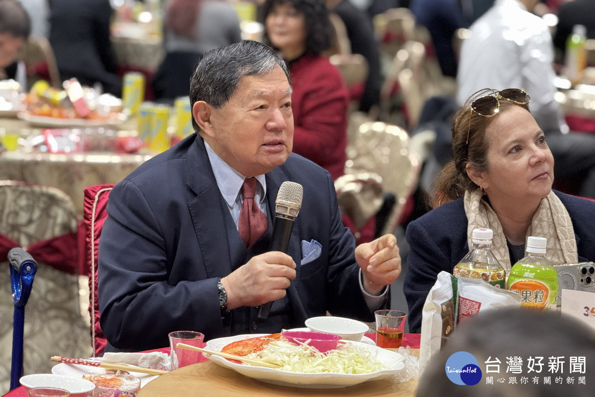 元智大學校董會董事長徐旭東鼓勵校友回饋學校。<br /><br />