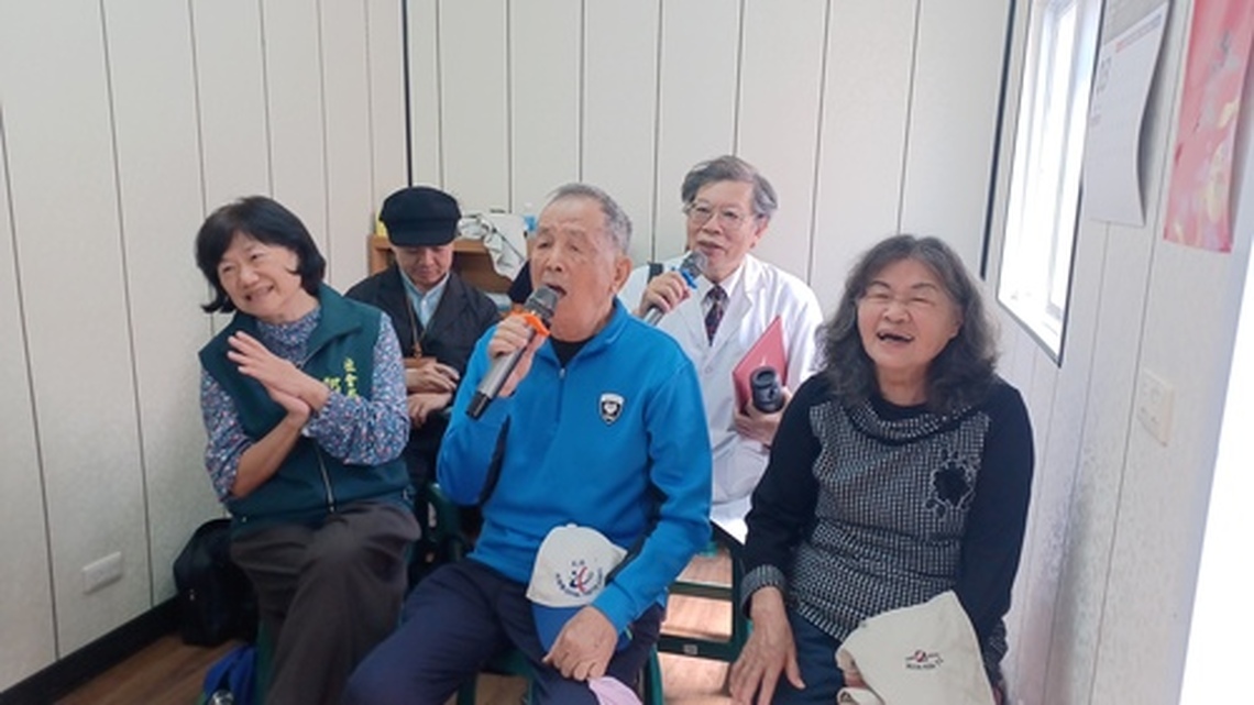 台南楠西彩繪貨櫃屋變身震災戶交誼小舖啟用