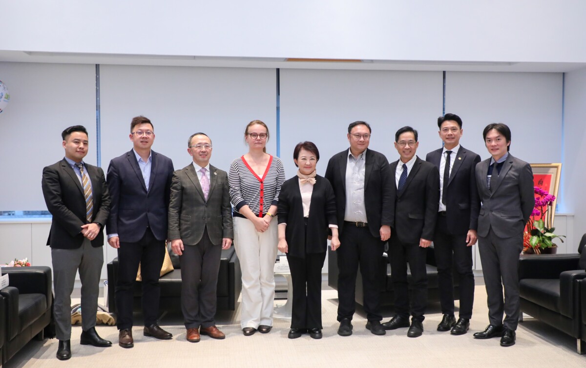 ▲AI城市國際交流,歐洲議會資訊處長Ausra Aleliunaite拜會中市府。(圖/中市府提供)