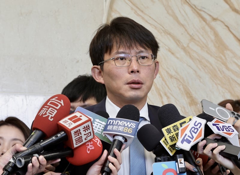 前民眾黨主席柯文哲父親柯承發病逝,將於10日舉辦告別式。民眾黨主席黃國昌9日表示,自己因父喪不方便到場致意。中央社