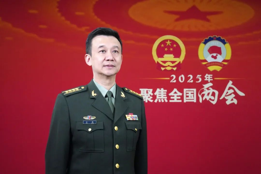中國今年軍費支出8點2兆新台幣,比去年增加近6千億新台幣,而台灣一年的國防經費也不過6470新台幣,最近才決定再增加1500億,兩岸軍費差距實在很大。翻拍中國國防部
