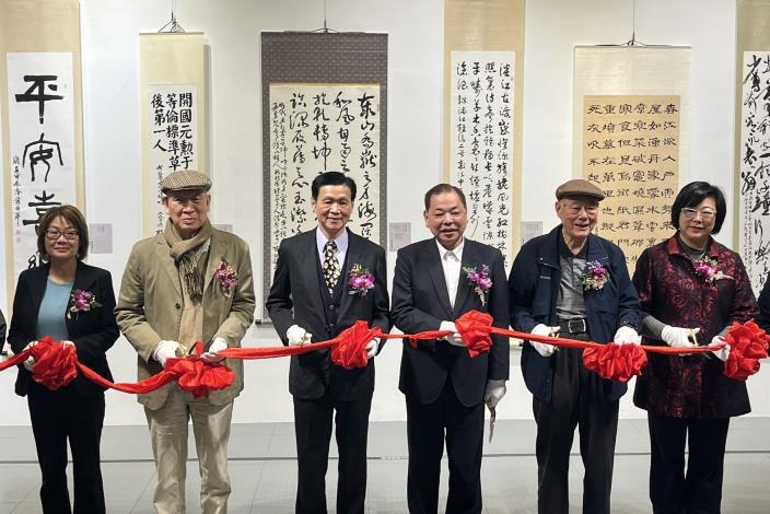 「龍騰墨海」書法聯展新竹開幕 300件國內外佳作共襄書藝盛宴