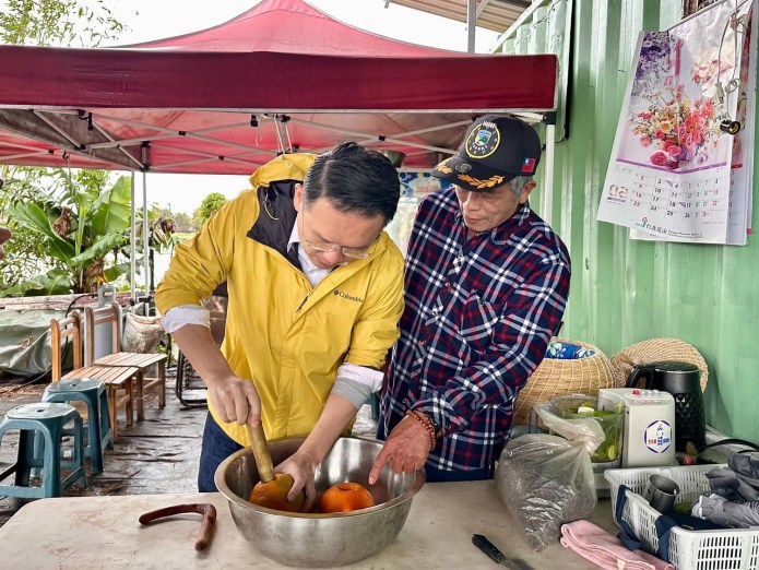 推動客家文化傳承 蘇俊賓親自學習酸柑茶製作工藝 63 279390 0