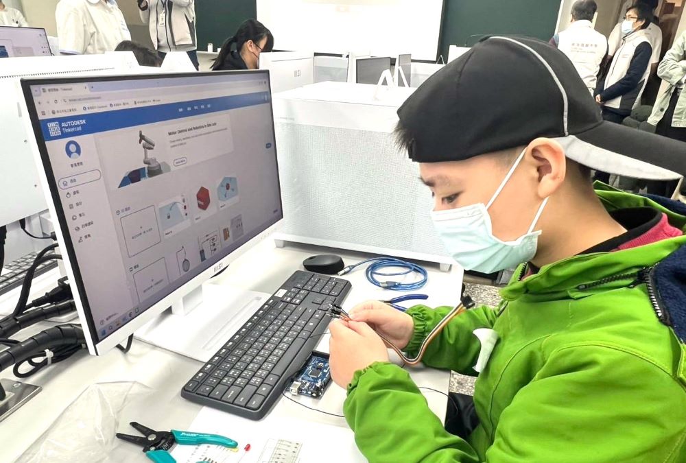 挑戰AI程式與機器人  新北國小技藝賽首度登場