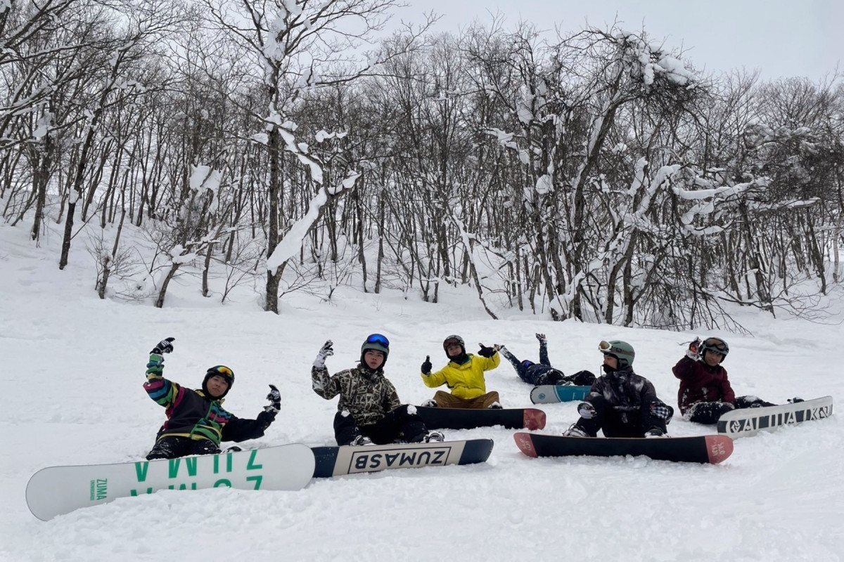 弘光科大運休系學生開心參加日本滑雪研習增能。（弘光科大提供）