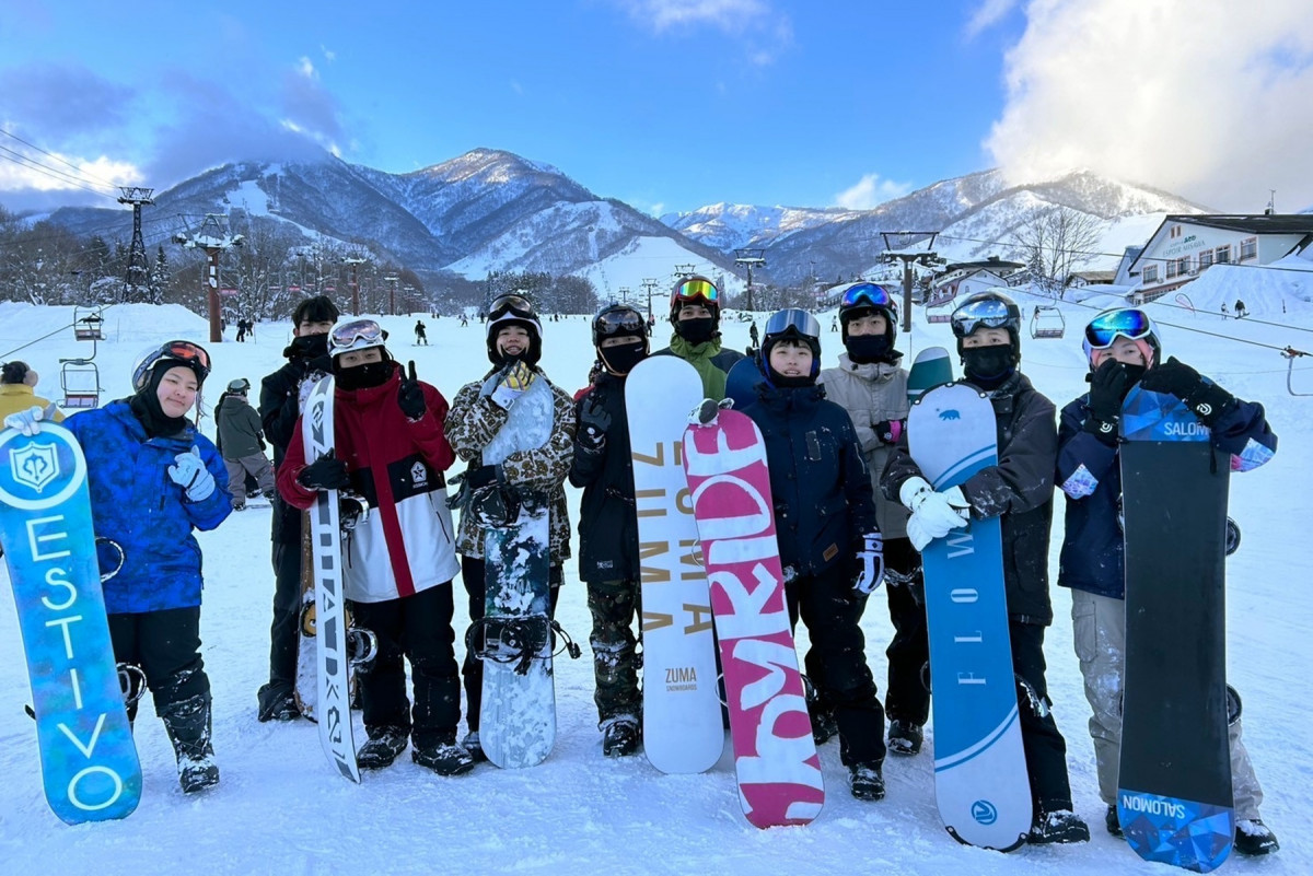弘光科大運休系學生到日本滑雪場進行6天的研習課程。(弘光科大提供)