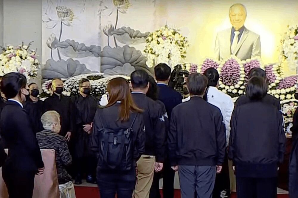 柯文哲戒護奔父喪 跨黨派重量級人士齊聚致哀 213 照片來源:台灣民眾黨直播截圖