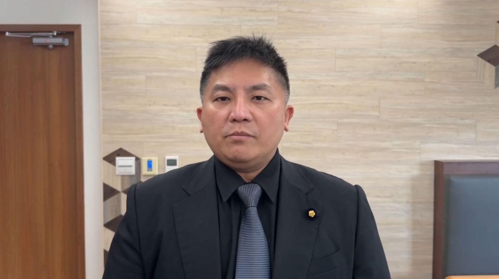 要公務員簽「未領中國身份」切結惹議 吳宗憲批擾民、許智傑指效忠國家 218 要公務員簽「未領中國身份」切結惹議 吳宗憲批擾民、許智傑指效忠國家 217