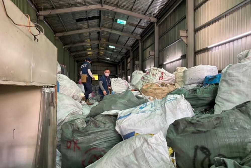 堆置爐渣、廢鋁渣牟利 橋檢起訴不肖環保公司 220 堆置爐渣、廢鋁渣牟利 橋檢起訴不肖環保公司 219