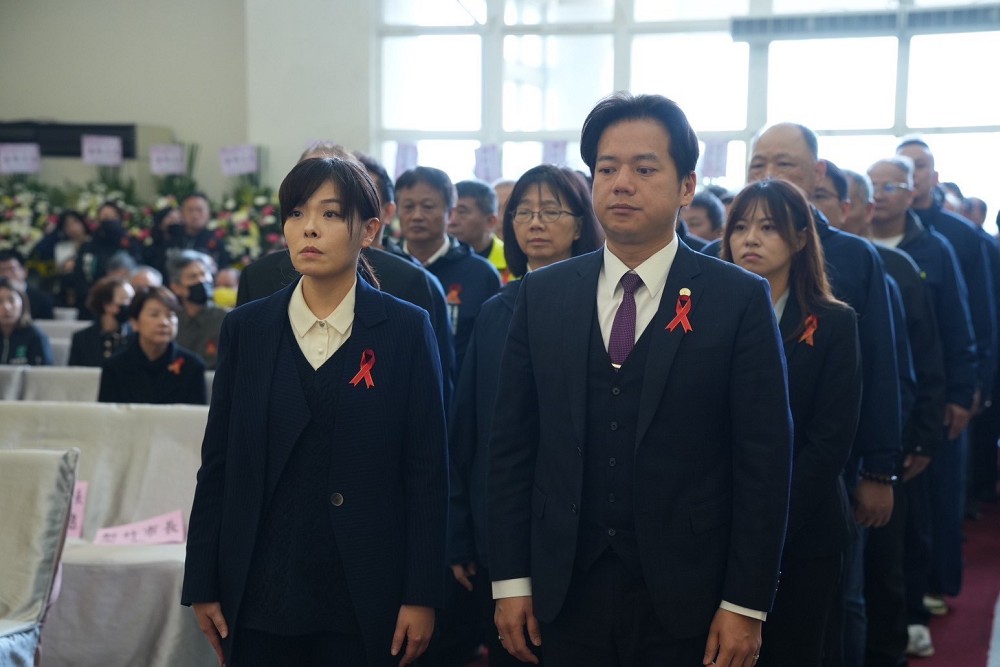 高虹安出席柯爸告別式　基層簇擁力挺淚喊市長清白 211