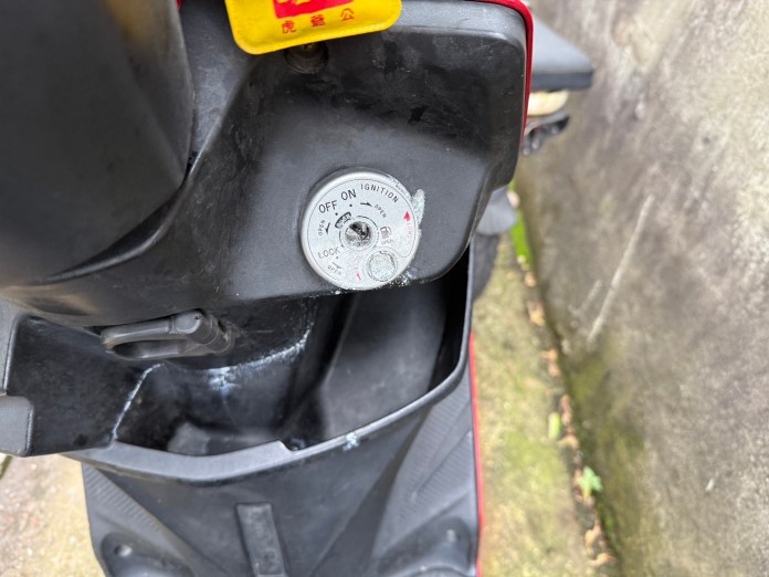 惡劣!灌膠怪客現身中壢 民眾機車鎖頭慘遭封死 58 S 26468425 0 0