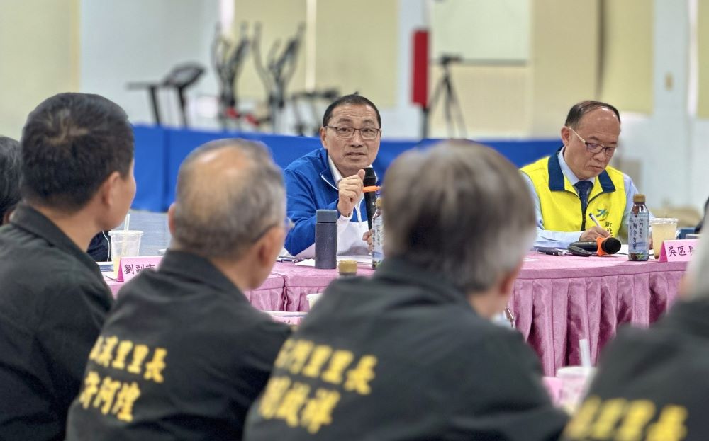 《圖說》行動治理座談今日行動治理座談來到北海岸的石門與三芝,侯友宜要打造友善觀光旅遊及推動區域經濟發展。〈民政局提供〉