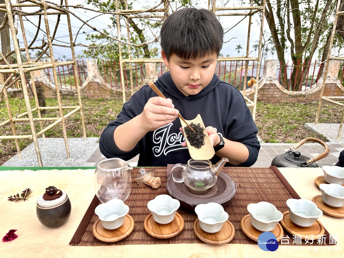 親子活動「小手泡好茶」體驗／嘉義縣政府提供