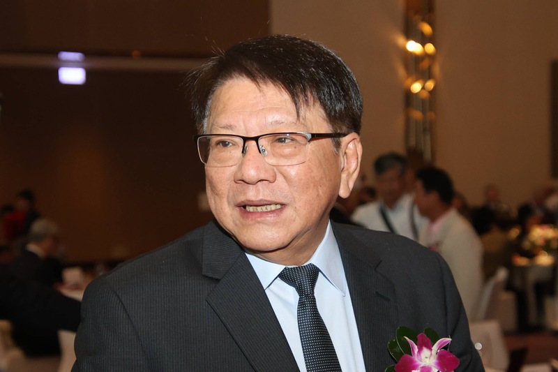 總統府秘書長潘孟安(左)11日代表總統賴清德到高雄出席活動。中央社