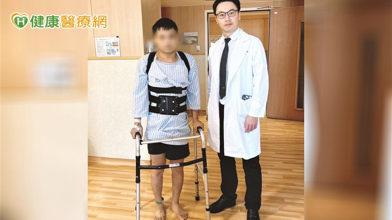從高處墜落致「屈曲牽張性骨折」 微創手術助快速康復