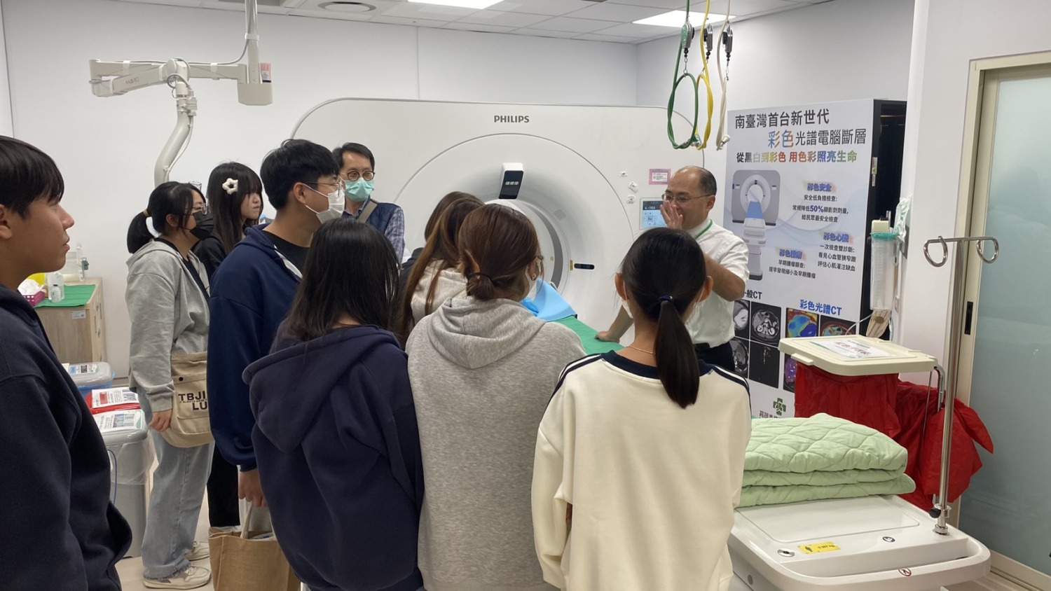 樹人醫專聯合高雄秀傳紀念醫院 帶領學子探索醫學影像