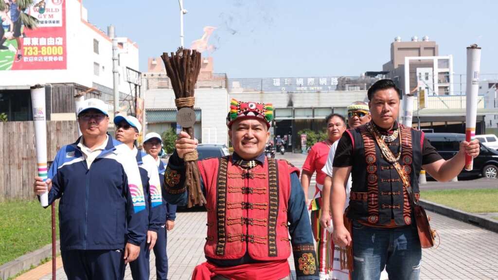▲114年全國原住民族運動會聖火在高雄市桃源區美蘭部落—美瓏社祭儀場引燃。（高市府運發局提供）