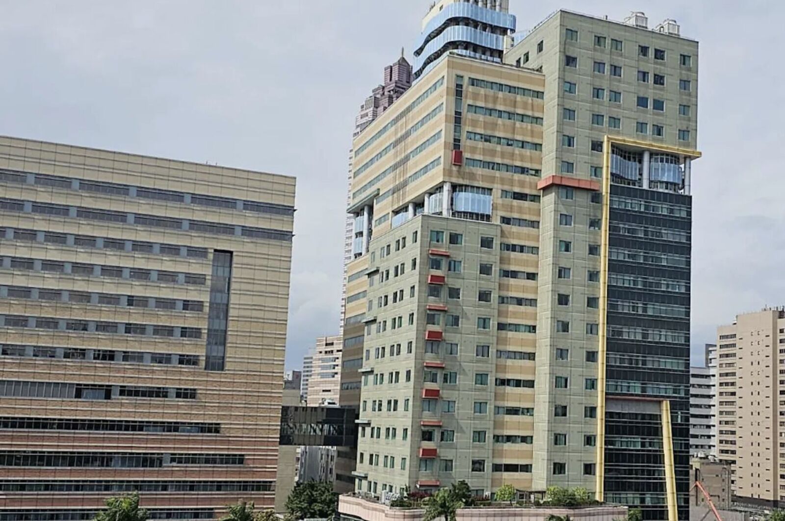 挨立委耍官威飆罵? 國健署、台大醫院「出席人員身份」曝光 220 挨立委耍官威飆罵? 國健署、台大醫院「出席人員身份」曝光 219