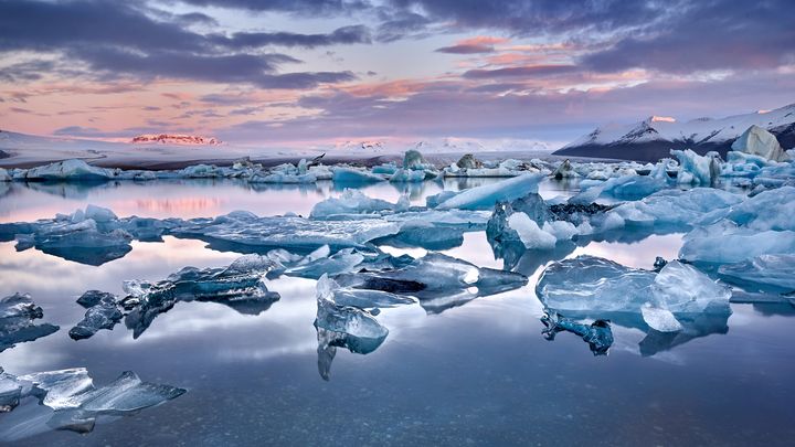 北國奇幻之旅!冰島藍冰洞探秘、北歐極光破冰船探險 實現一生必去的夢想清單