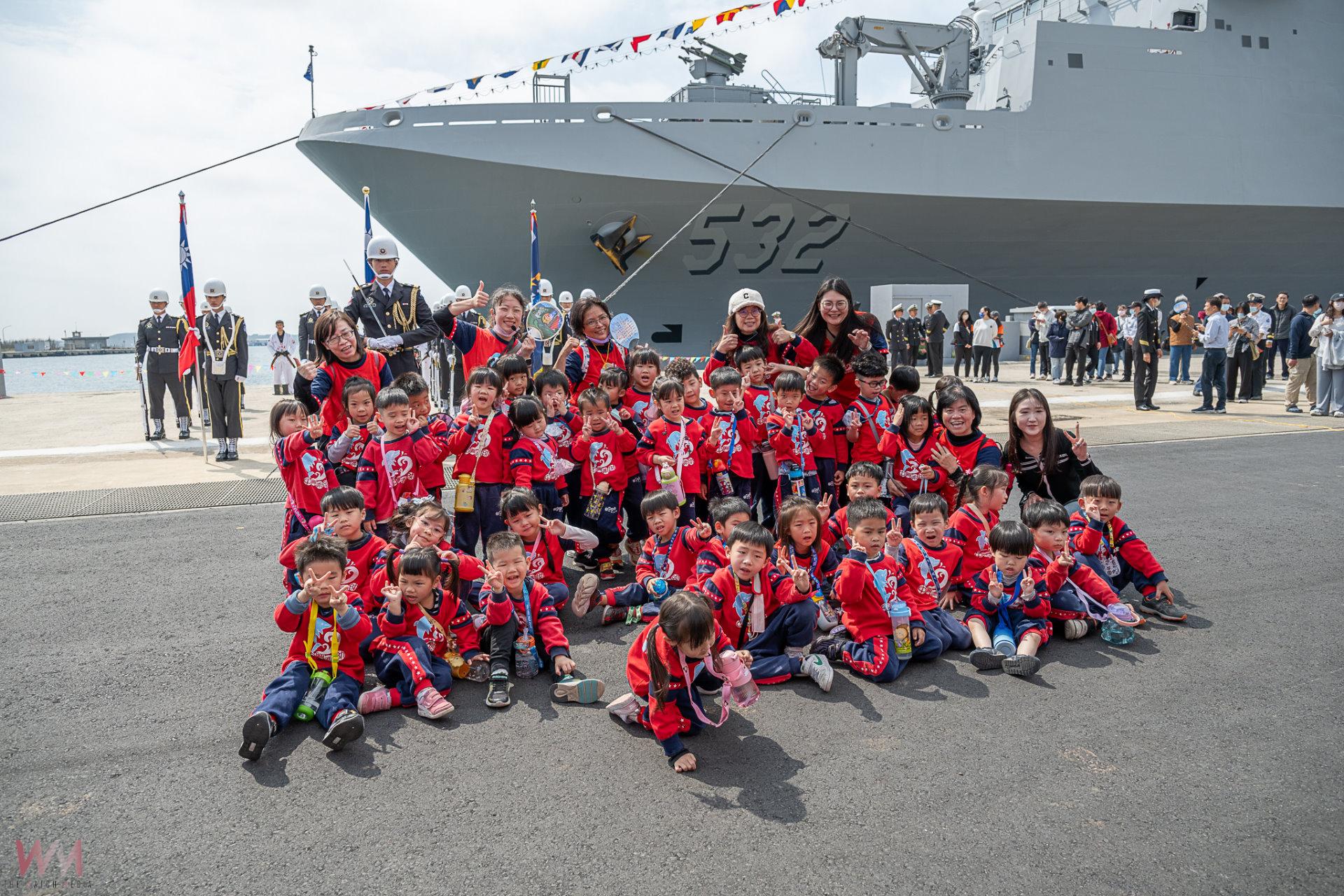 (有影片)/海軍114年度敦睦遠航訓練支隊抵達澎湖 澎湖居民熱情迎接並表達敬意 - https://www.watchmedia01.com