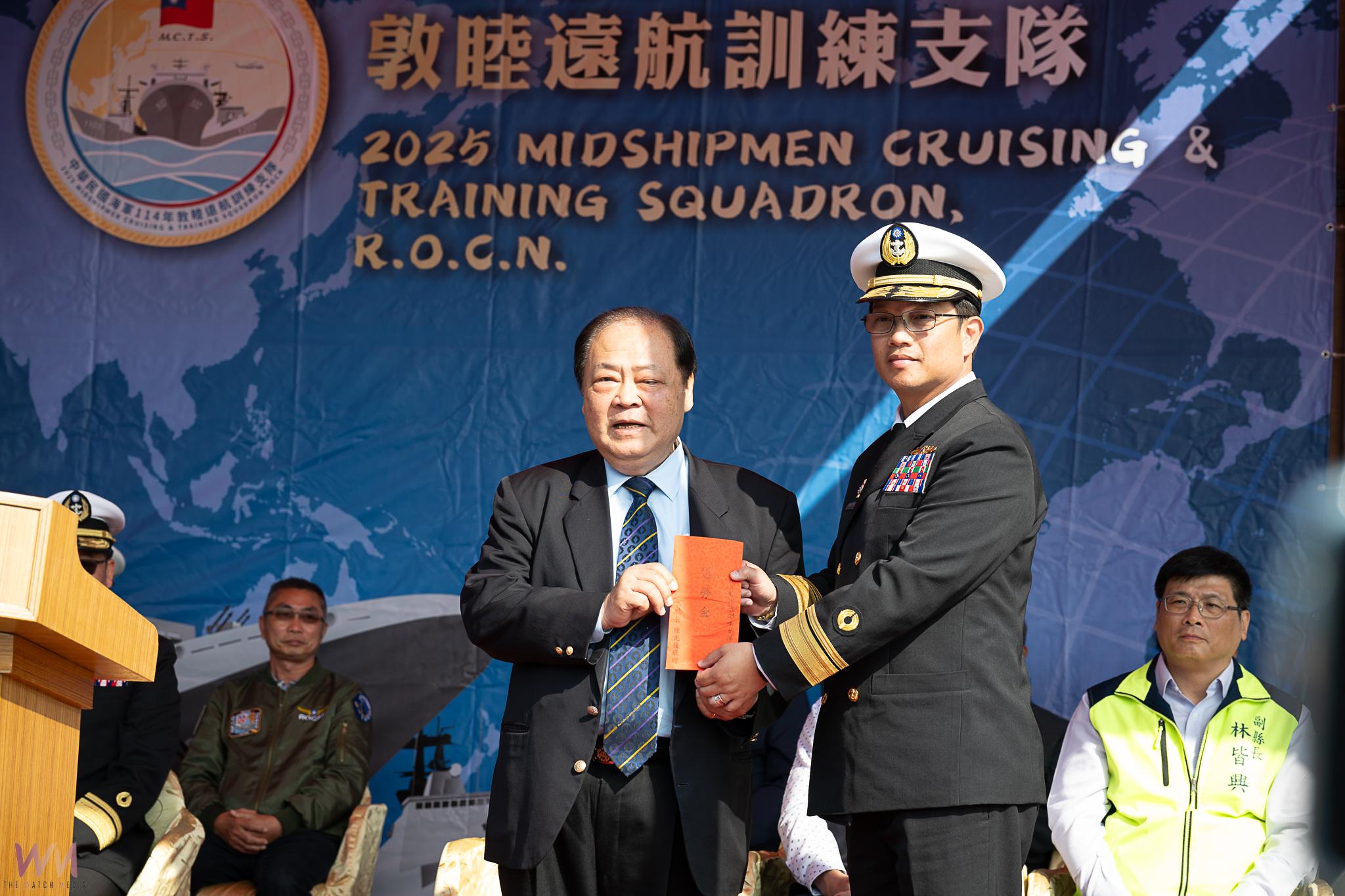 (有影片)/海軍114年度敦睦遠航訓練支隊抵達澎湖 澎湖居民熱情迎接並表達敬意 - https://www.watchmedia01.com