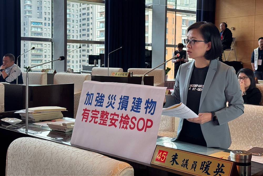 新光三越氣爆將滿月 黃守達要求市府說明、朱暖英籲要有安檢SOP 216 新光三越氣爆將滿月 黃守達要求市府說明、朱暖英籲要有安檢SOP 215