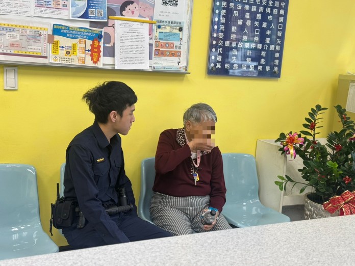 楊梅警:為長輩配戴失智手環「少做1事」 恐無法發揮效用 65 S 73932877 0