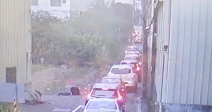 八德計程車自撞電線桿 交通回堵一度受影響 66 S 29122563