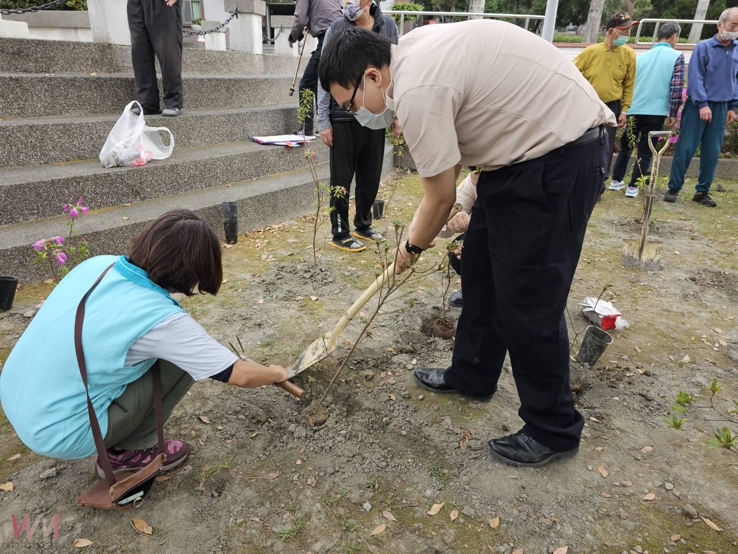 (有影片)/彰化榮家響應植樹節 捐發票換花苗 攜手長輩種綠意 - https://www.watchmedia01.com