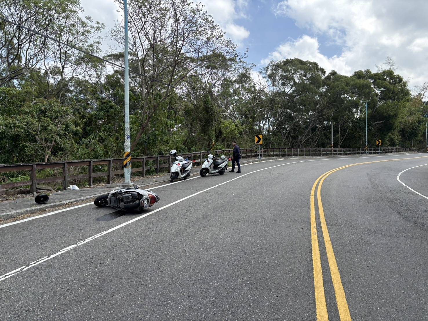 彰139線大彰路發生機車自摔事故　男大生疑午休時間跑山失控 - https://www.watchmedia01.com