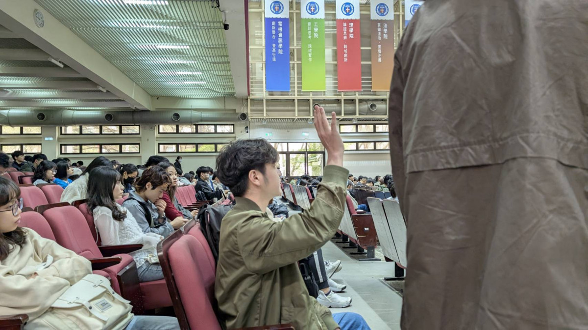 為能強化學生畢業前就業準備,中原大學自3月啟動一連串徵才活動,協助接軌未來職場。
